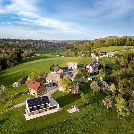 Holiday House Hona Lux Velike Lasce Exterior foto