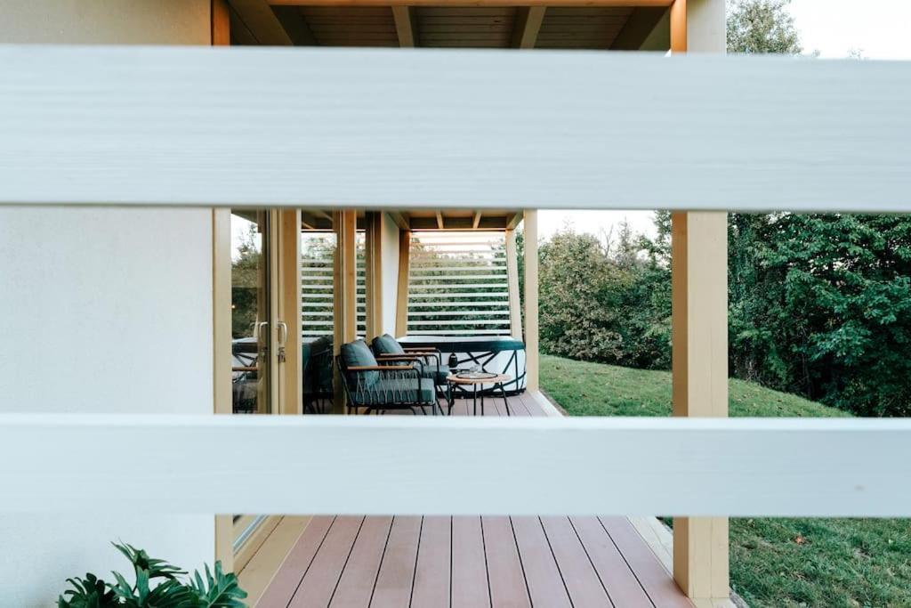 Holiday House Hona Lux Velike Lasce Exterior foto