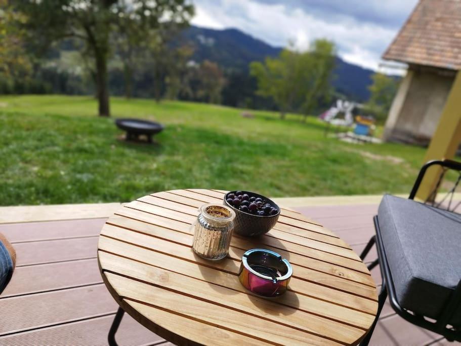 Holiday House Hona Lux Velike Lasce Exterior foto
