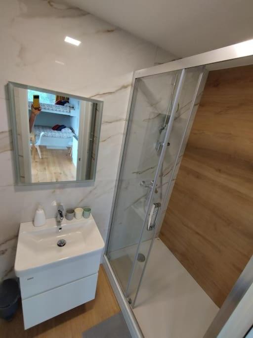 Holiday House Hona Lux Velike Lasce Exterior foto
