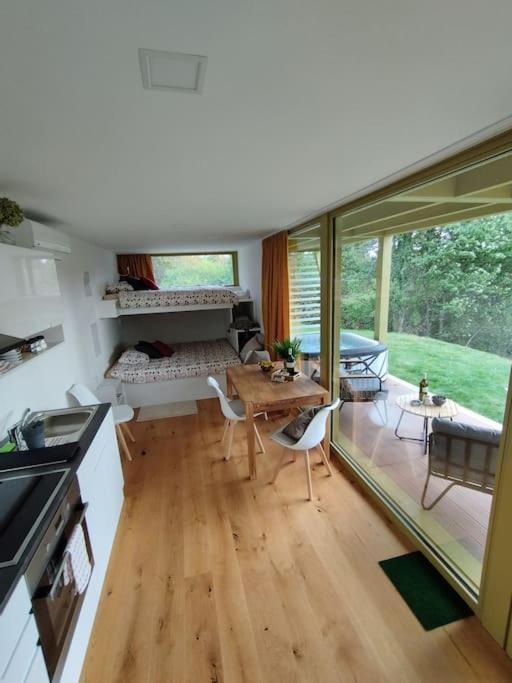 Holiday House Hona Lux Velike Lasce Exterior foto