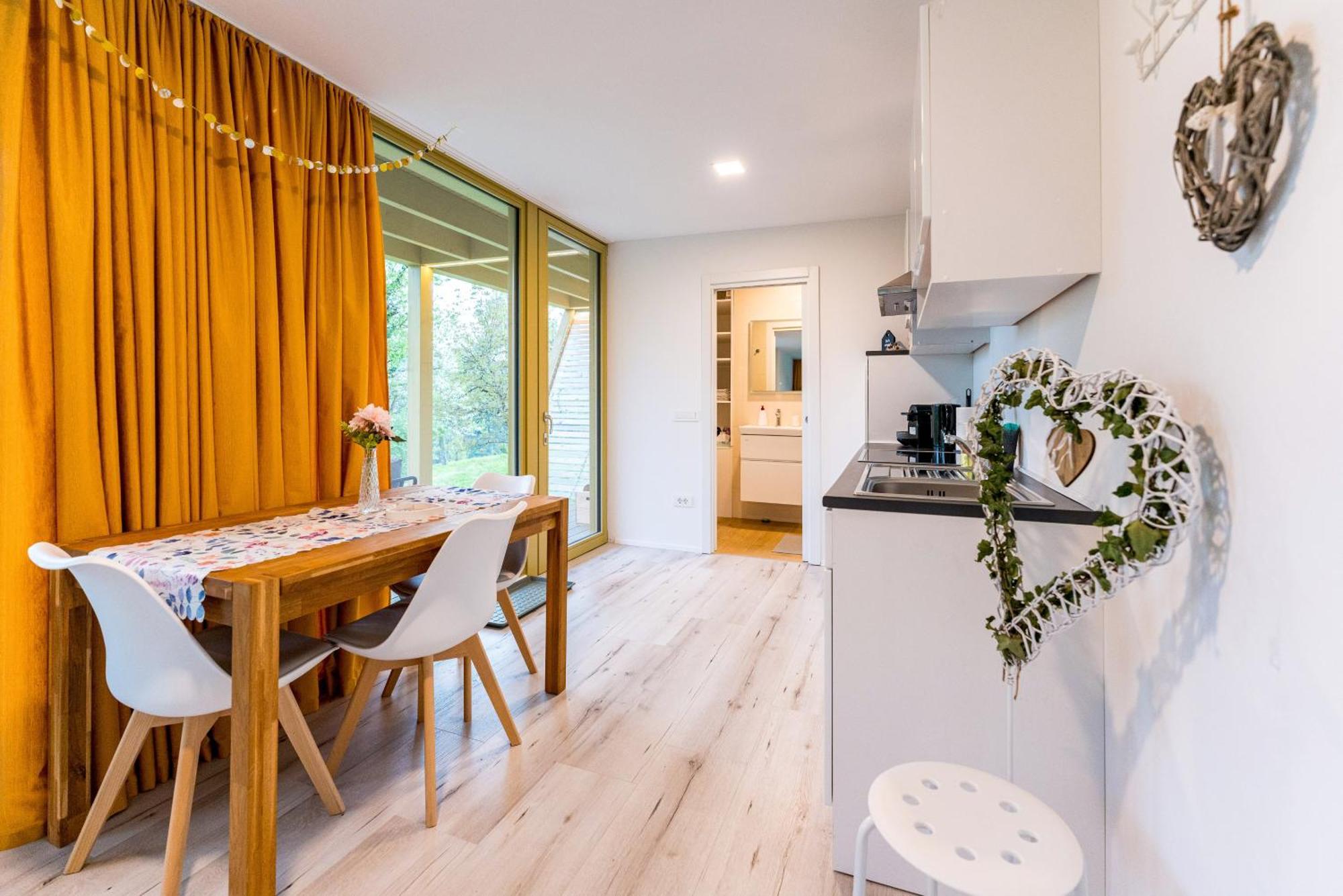 Holiday House Hona Lux Velike Lasce Exterior foto